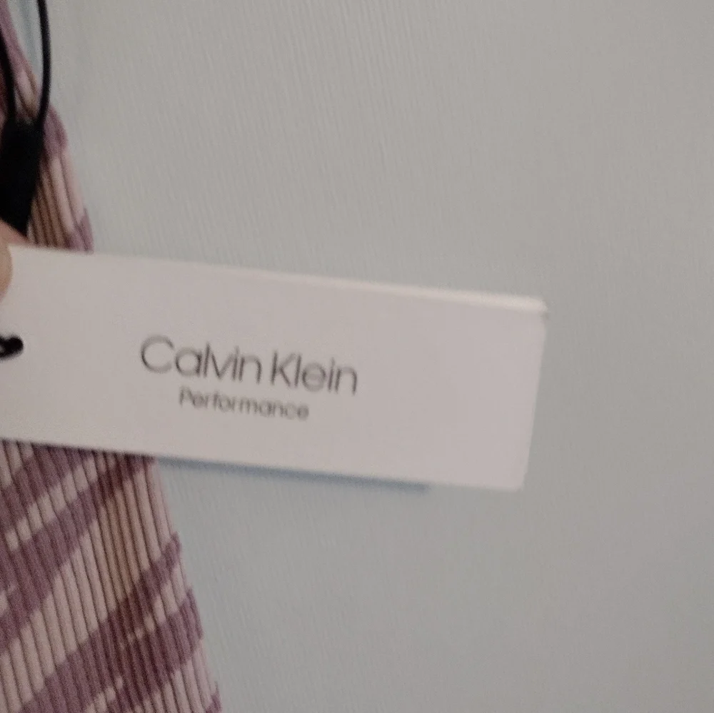 NWT Calvin Klein Performance Sports Bra Size XS Color Pink Zebra Stripes - Picture 3 of 6